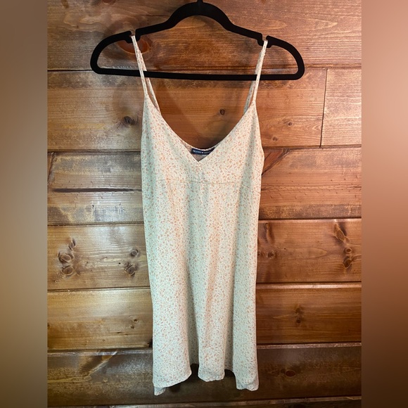 Brandy Melville Dresses & Skirts - Brandy Melville Cream and Orange Floral Dress